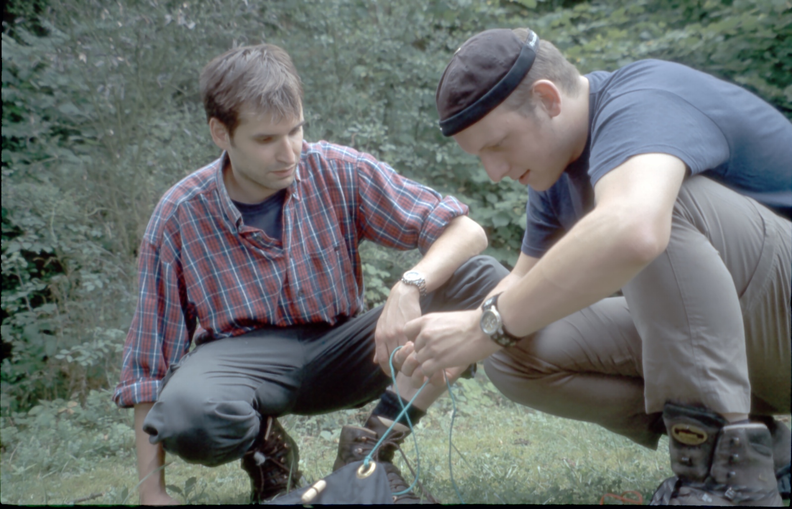 Jan Rechlin und Gregor Wersch bei der Knotenkunde auf einer Leiterfortbildung